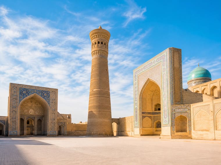 Poi-Kalyan ensemble — the minaret of Bukhara